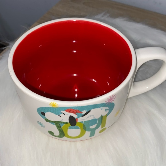 Hallmark Snoopy Joy Peanuts Oversized Holiday Mug NWT - Picture 3 of 4